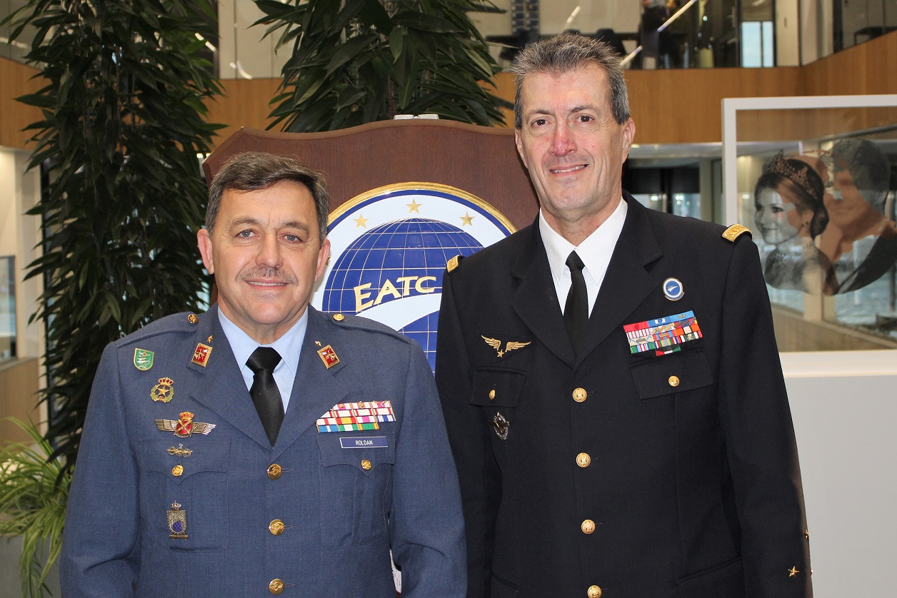 The Spanish Chief of the NMTCC visits EATC