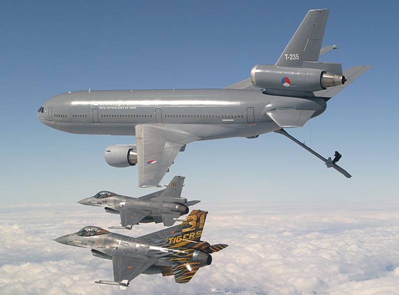 Belgian F-16 and a Dutch KDC-10 